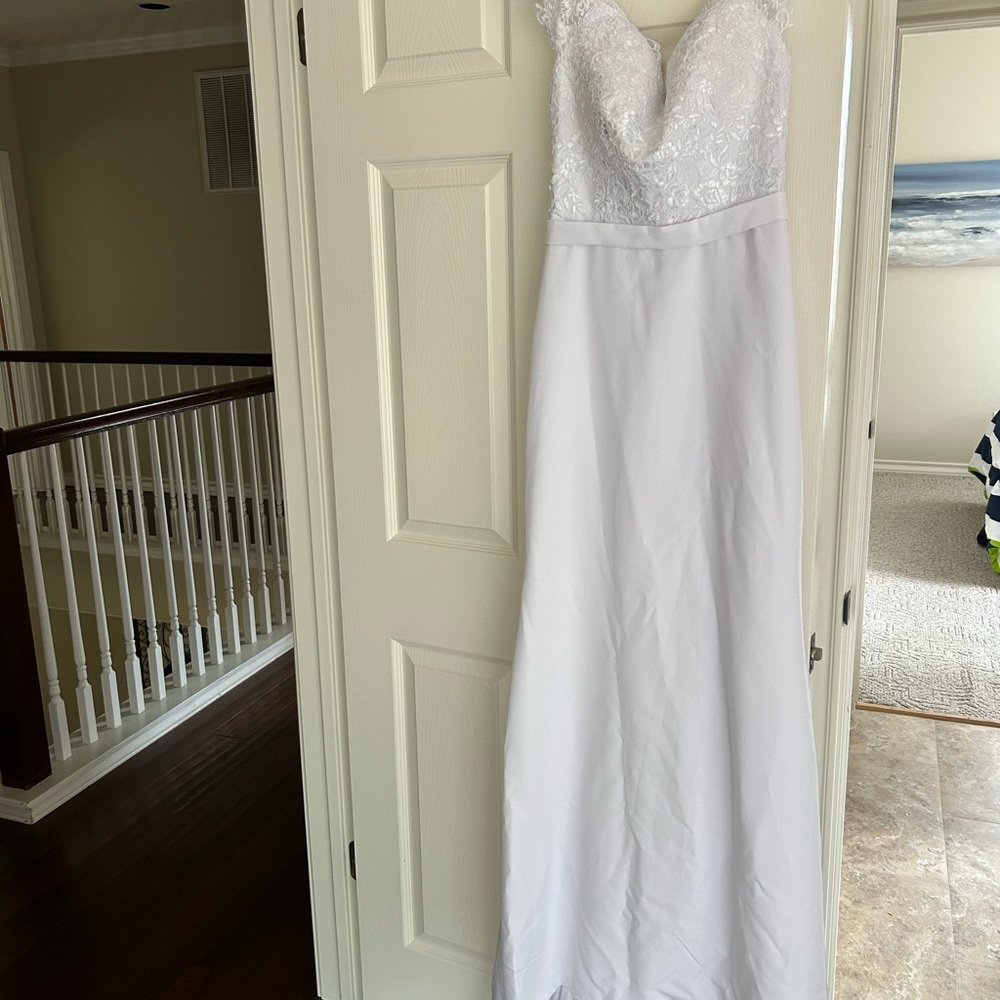 Elegant White Lace Wedding Dress